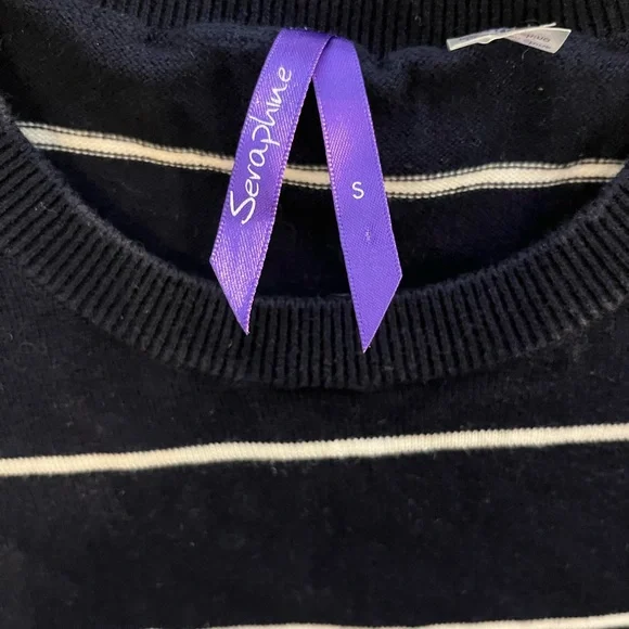 Seraphine Maternity/Nursing Sweater with Red Heart - Picture 4 of 4